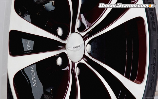 Aston Martin V12 Vantage Roadster 2013 Widescreen Picture #8 Aston Martin V12 Vantage Roadster 2013 Widescreen Picture #8